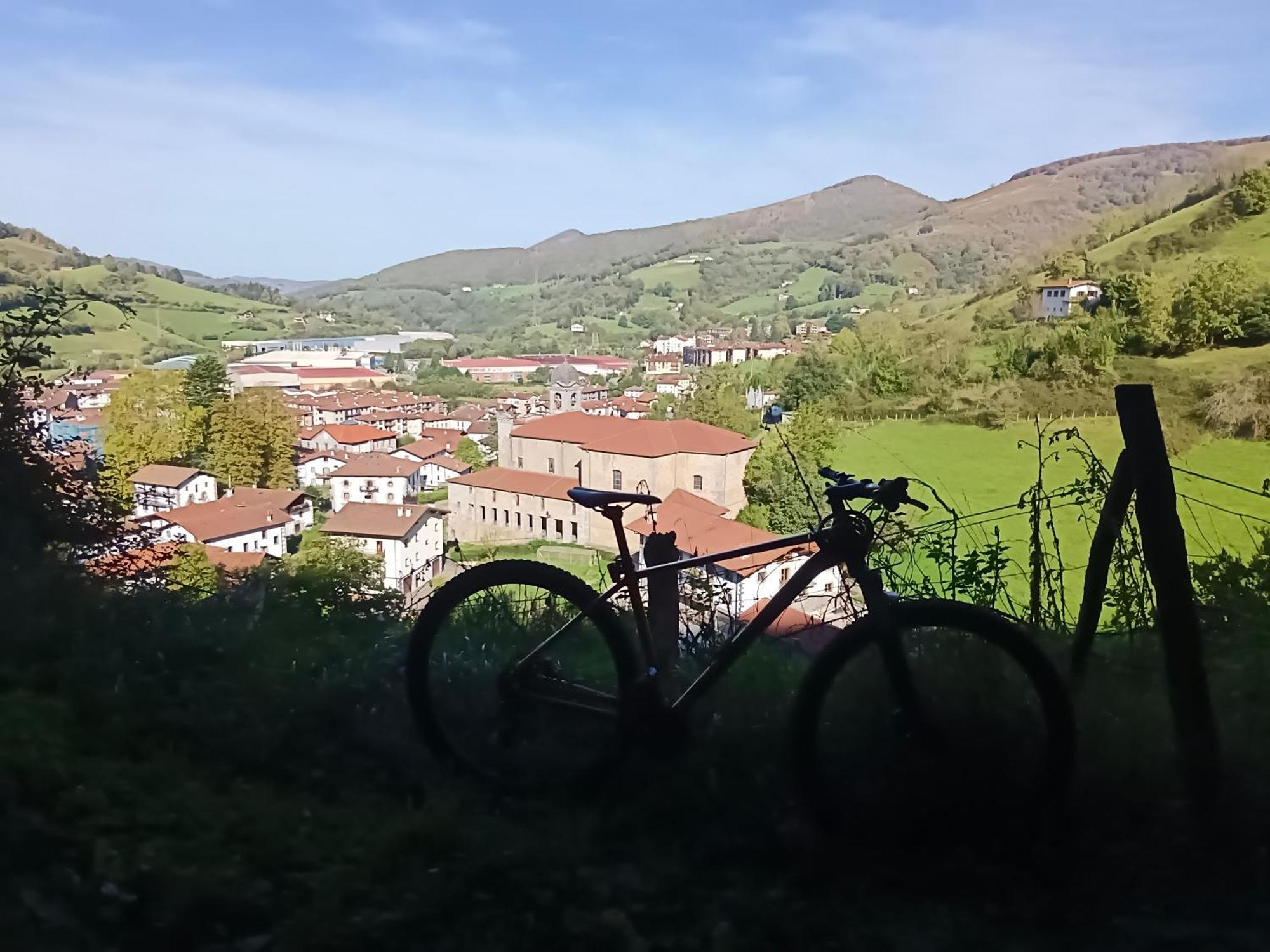 Hostal-Cicloturismo Lopenea ليتثا المظهر الخارجي الصورة